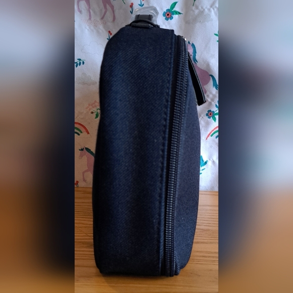 NWT Giorgio Armani Navy Soft Plush Travel Cosmetic Makeup Beauty Case Bag - Picture 4 of 9